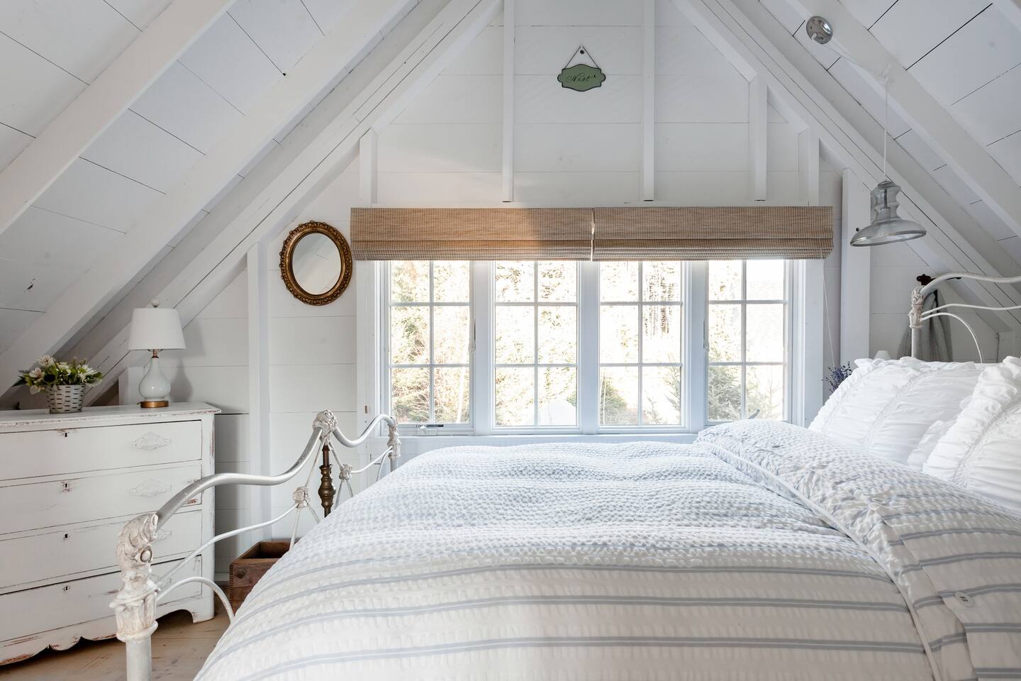 chambre mansardée décoration rustique blanche chambre mansardée décoration rustique blanche