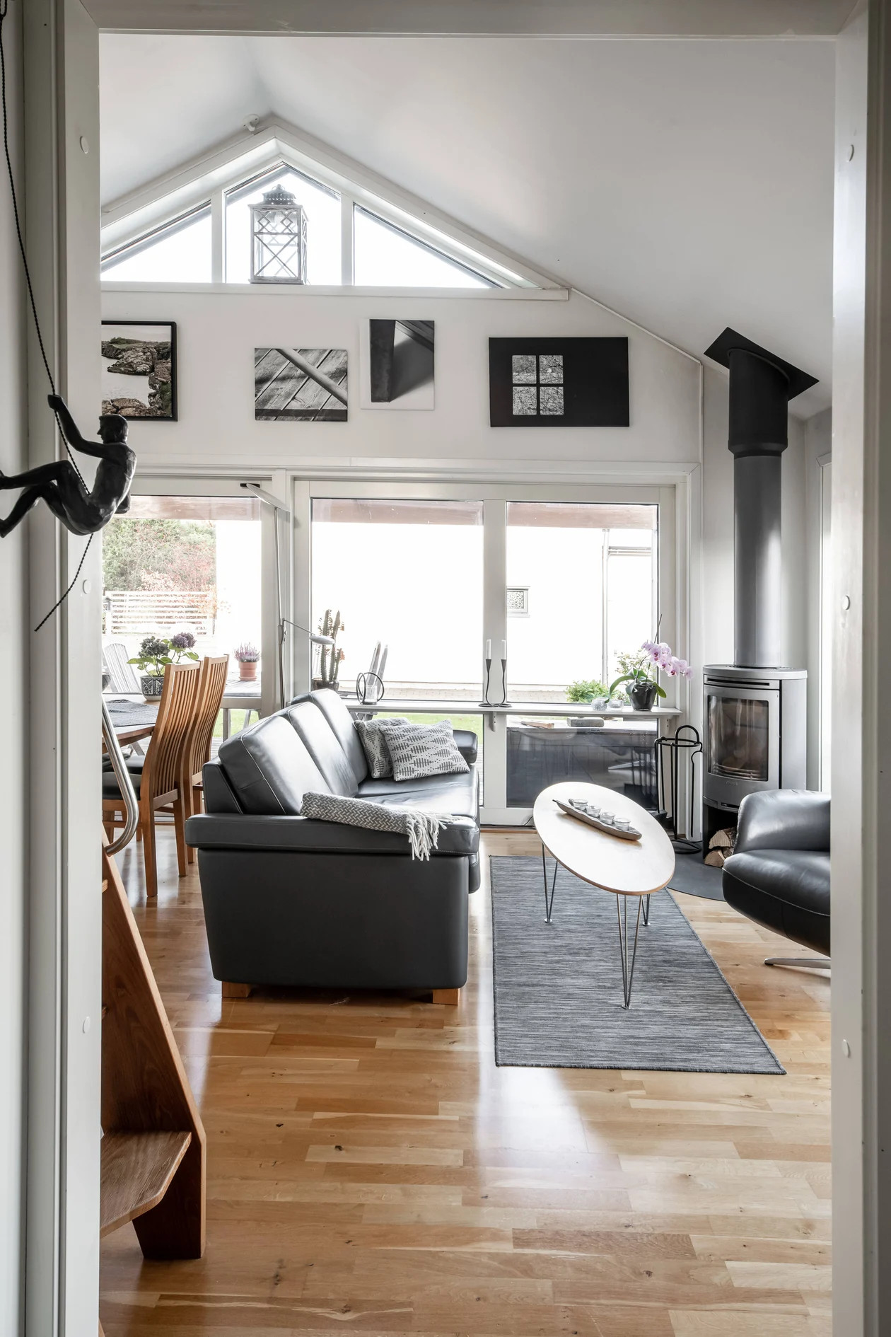 salon double hauteur petite maison de 45m2