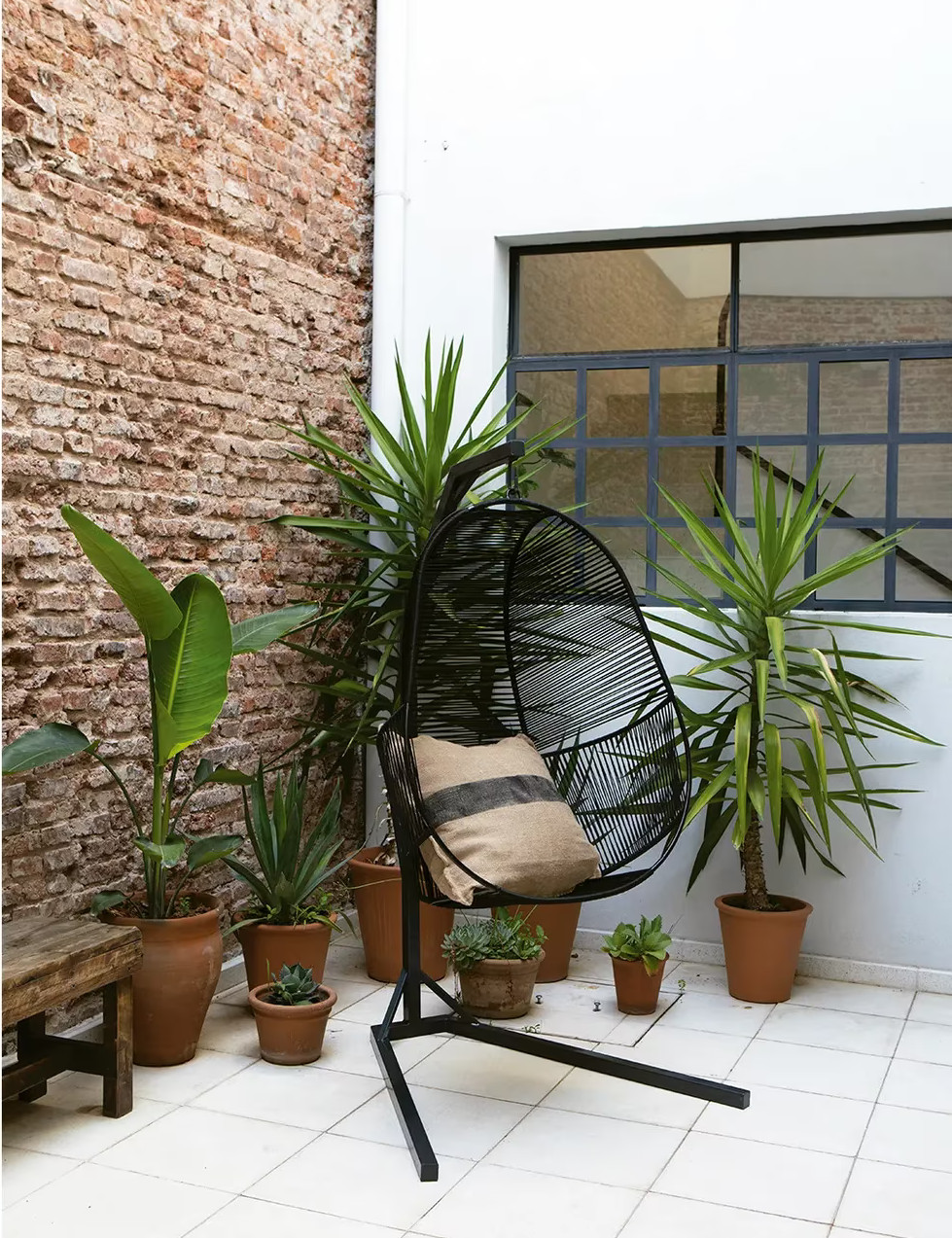 patio murs de briques appartement argentin