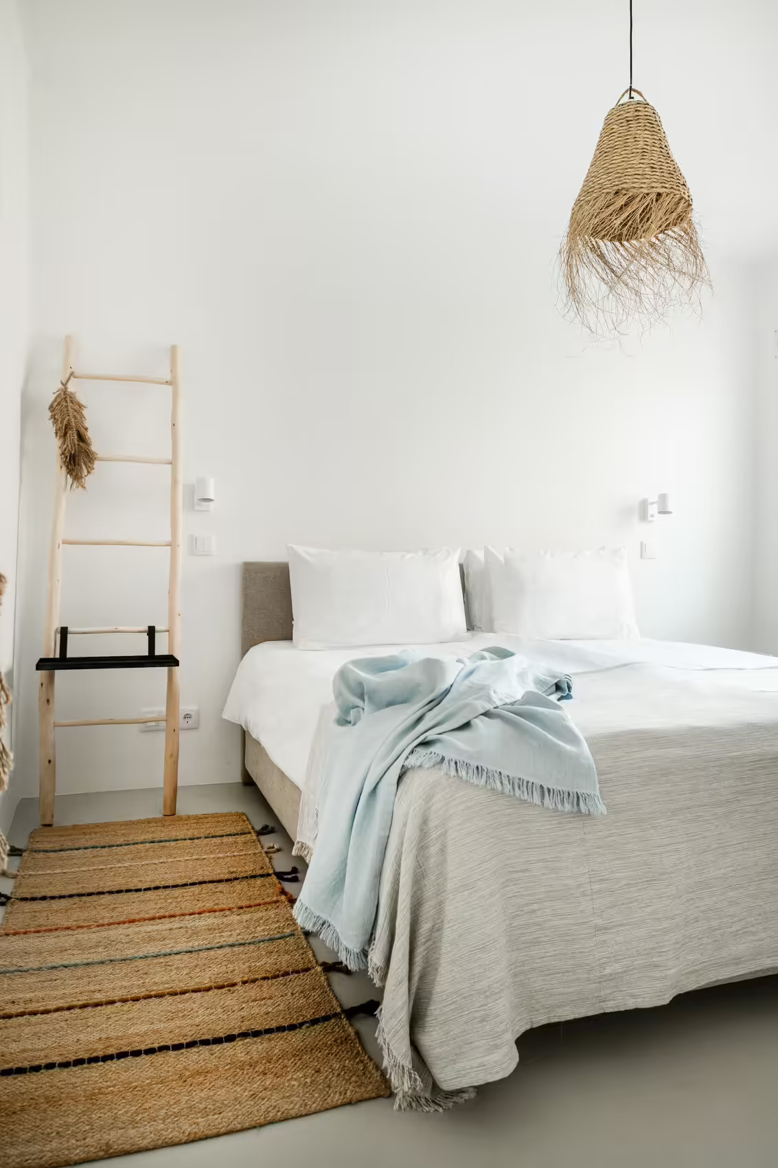 chambre minimaliste et naturelle