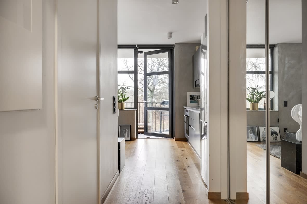 entrée avec placard miroir appartement 33m2 entrée avec placard miroir appartement 33m2