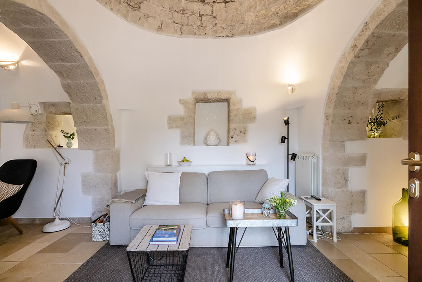 salon avec arches et voûtes maison en pierre salon avec arches et voûtes maison en pierre