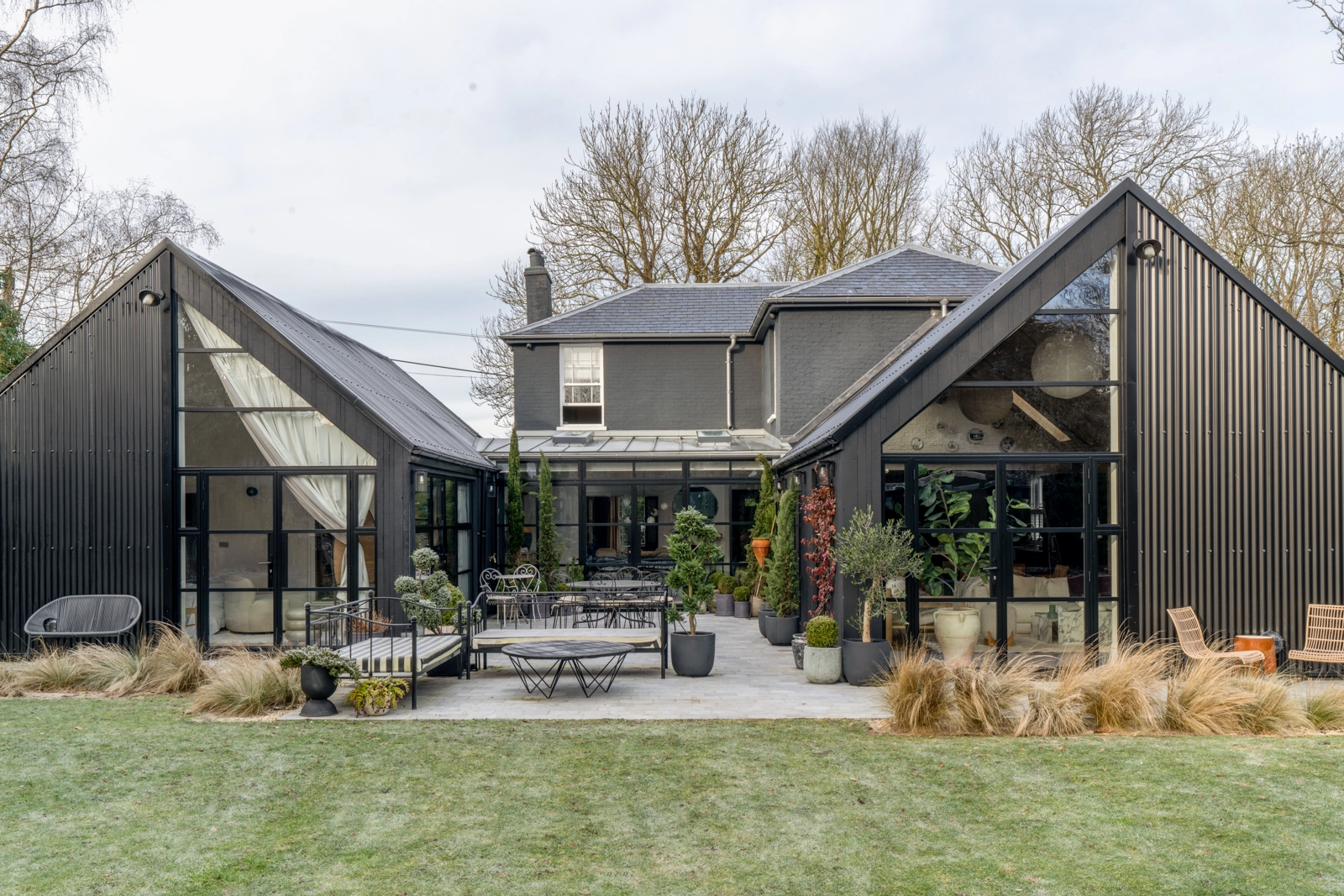 maison d maison d'architecte en bois noir