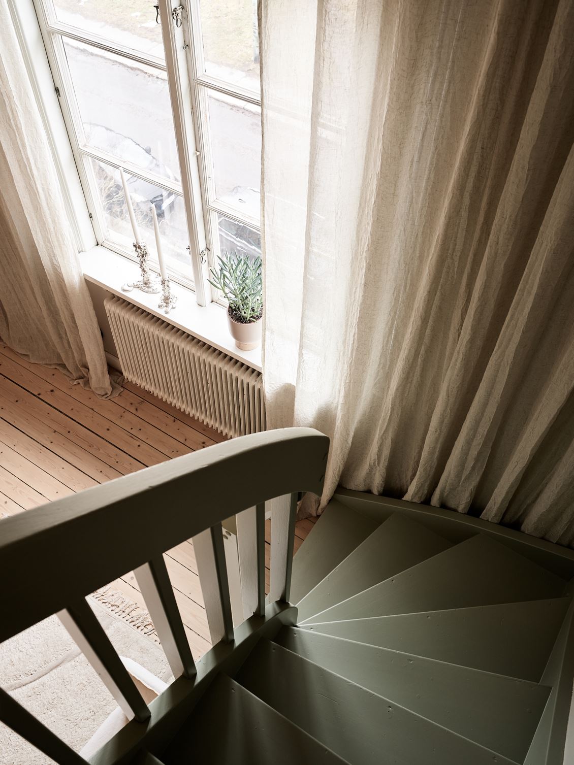 escalier en bois peint en vert escalier en bois peint en vert