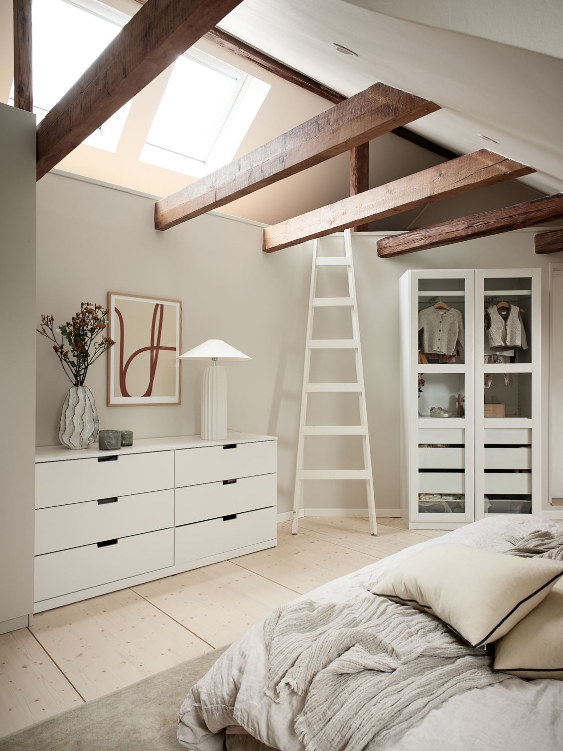 chambre mansardée avec poutres décoration scandinave chambre mansardée avec poutres décoration scandinave