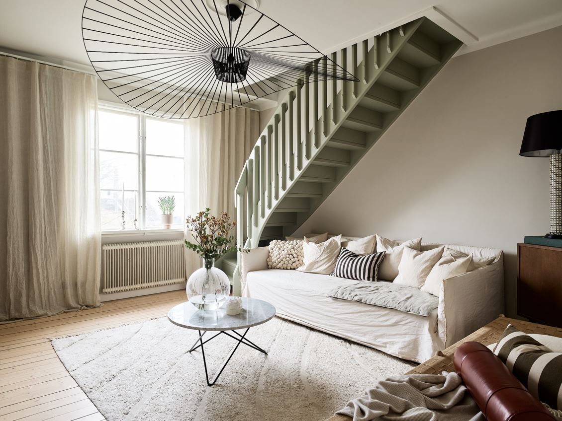 salon avec escalier peint en vert décoration scandinave salon avec escalier peint en vert décoration scandinave