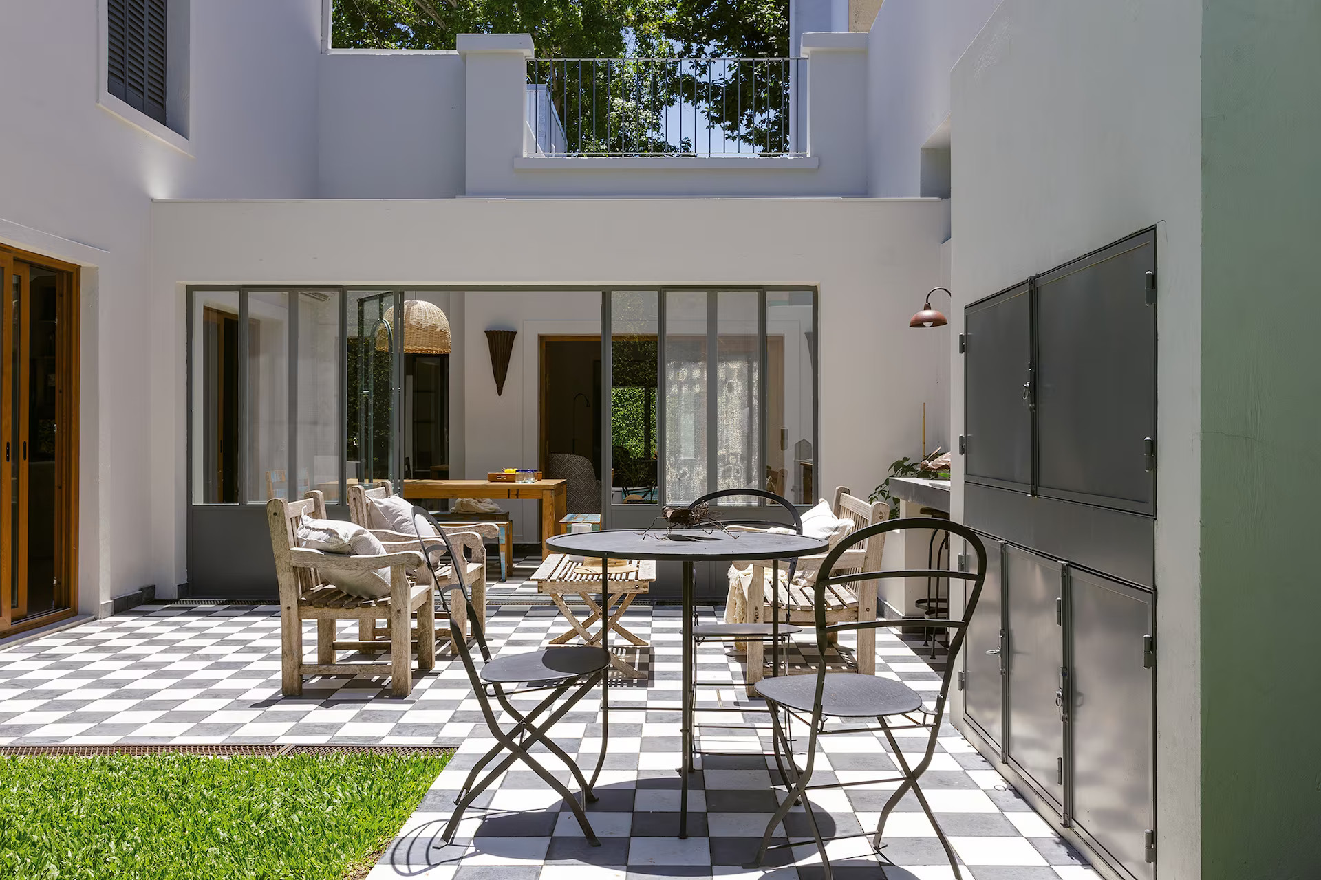 jardin avec terrasse sol à damier jardin avec terrasse sol à damier