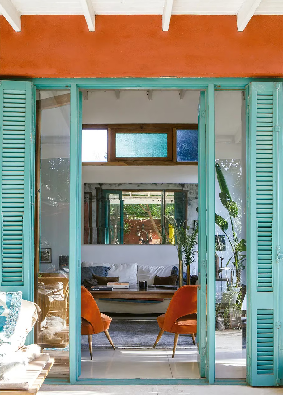 maison et sa terrasse colorée