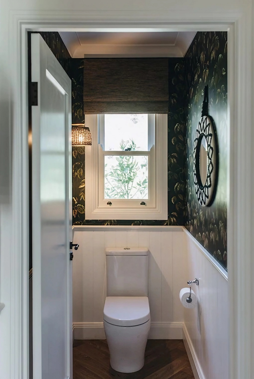 toilettes avec papier-peint vert décoration campagnarde toilettes avec papier-peint vert décoration campagnarde