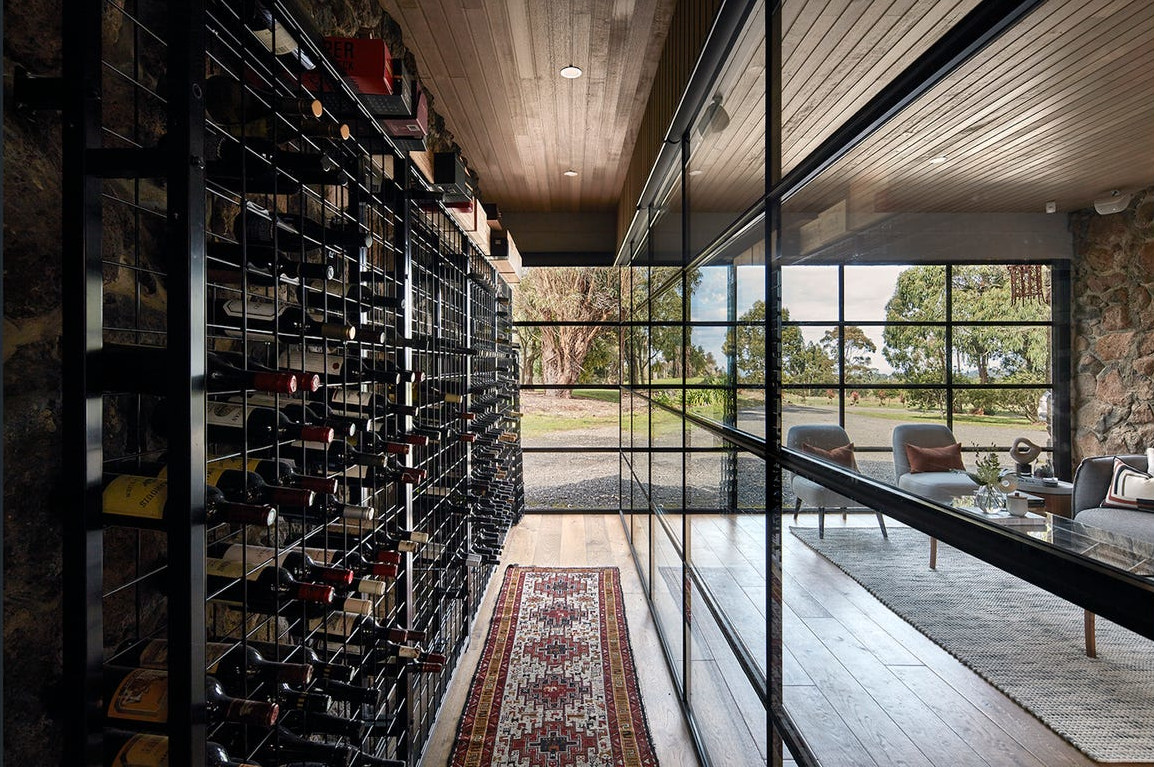 cave à vin vitrée sur salon maison architecte cave à vin vitrée sur salon maison architecte