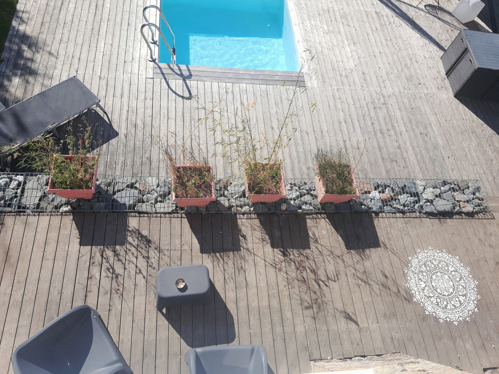 terrasse avec piscine maison rénovée Aux Secrets d terrasse avec piscine maison rénovée Aux Secrets d'Agathe