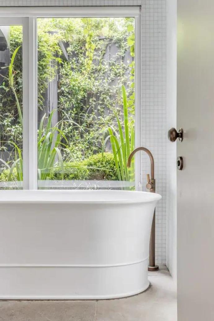 salle de bain avec baignoire îlot décoration contemporaine salle de bain avec baignoire îlot décoration contemporaine