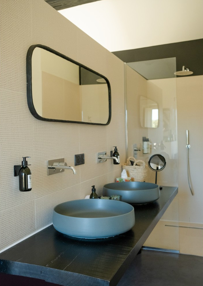 salle de bain design ferme Les Callis salle de bain design ferme Les Callis