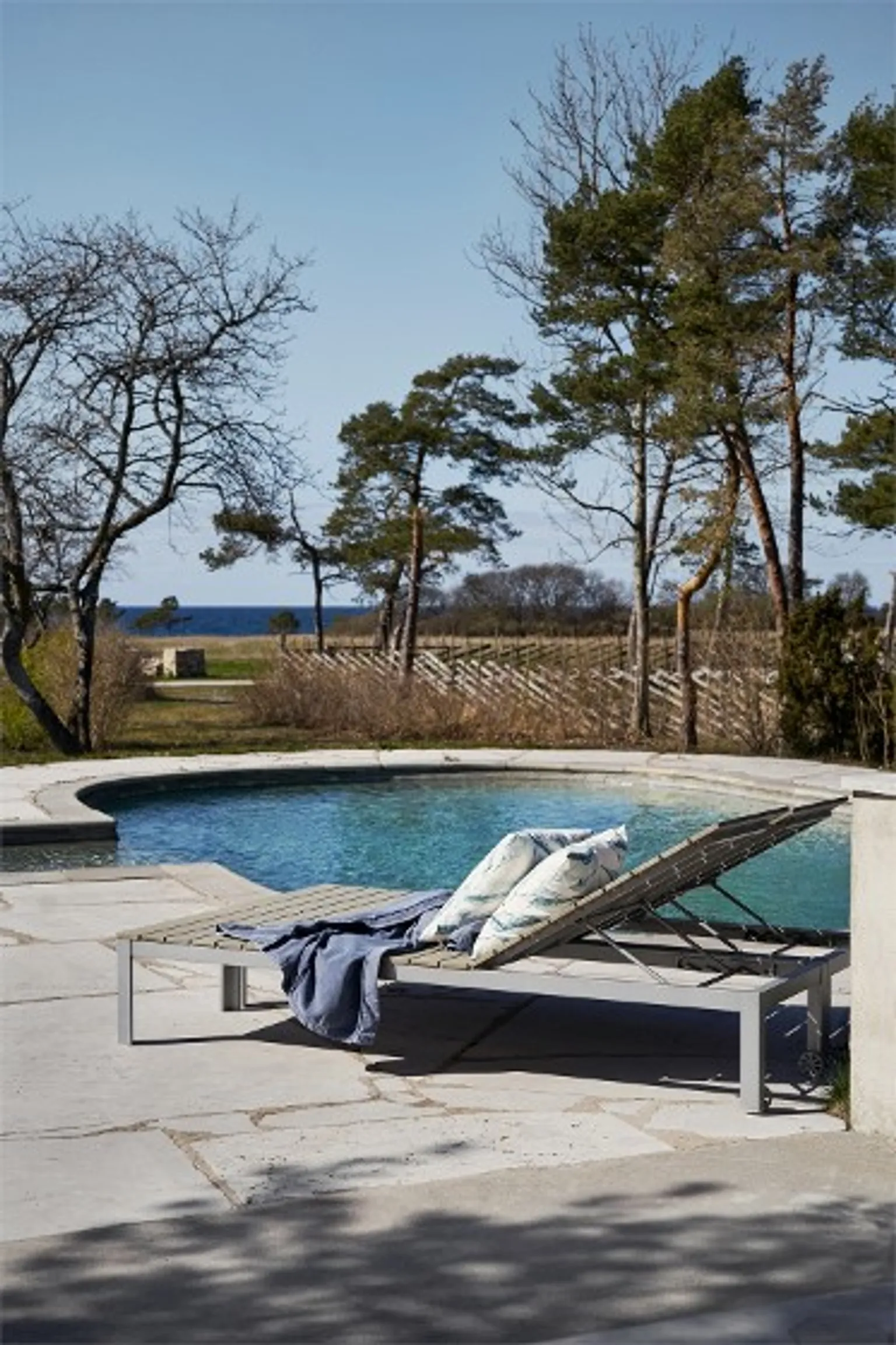 jardin avec piscine béton jardin avec piscine béton