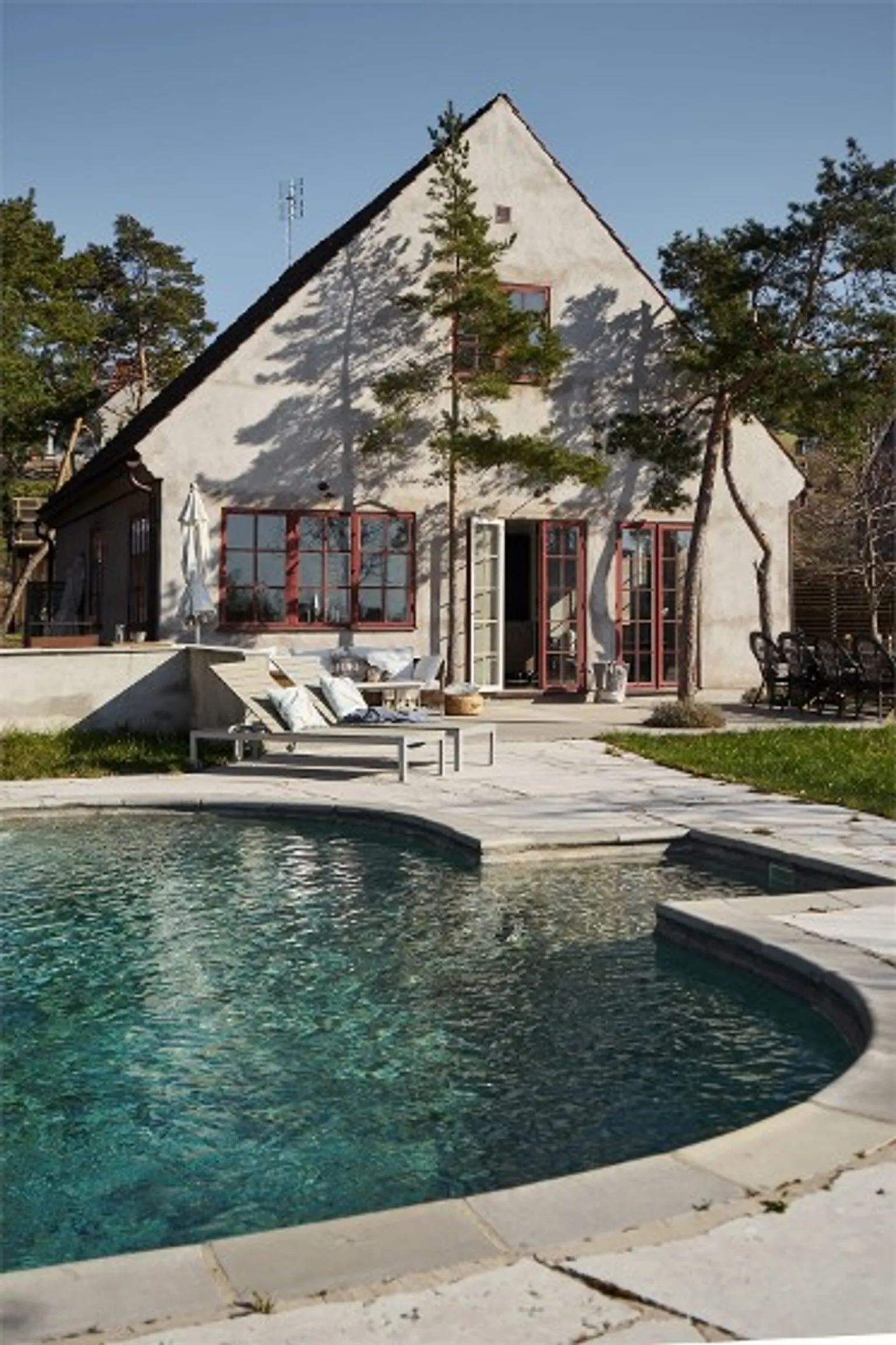 maison classique de 90m2 avec piscine maison classique de 90m2 avec piscine