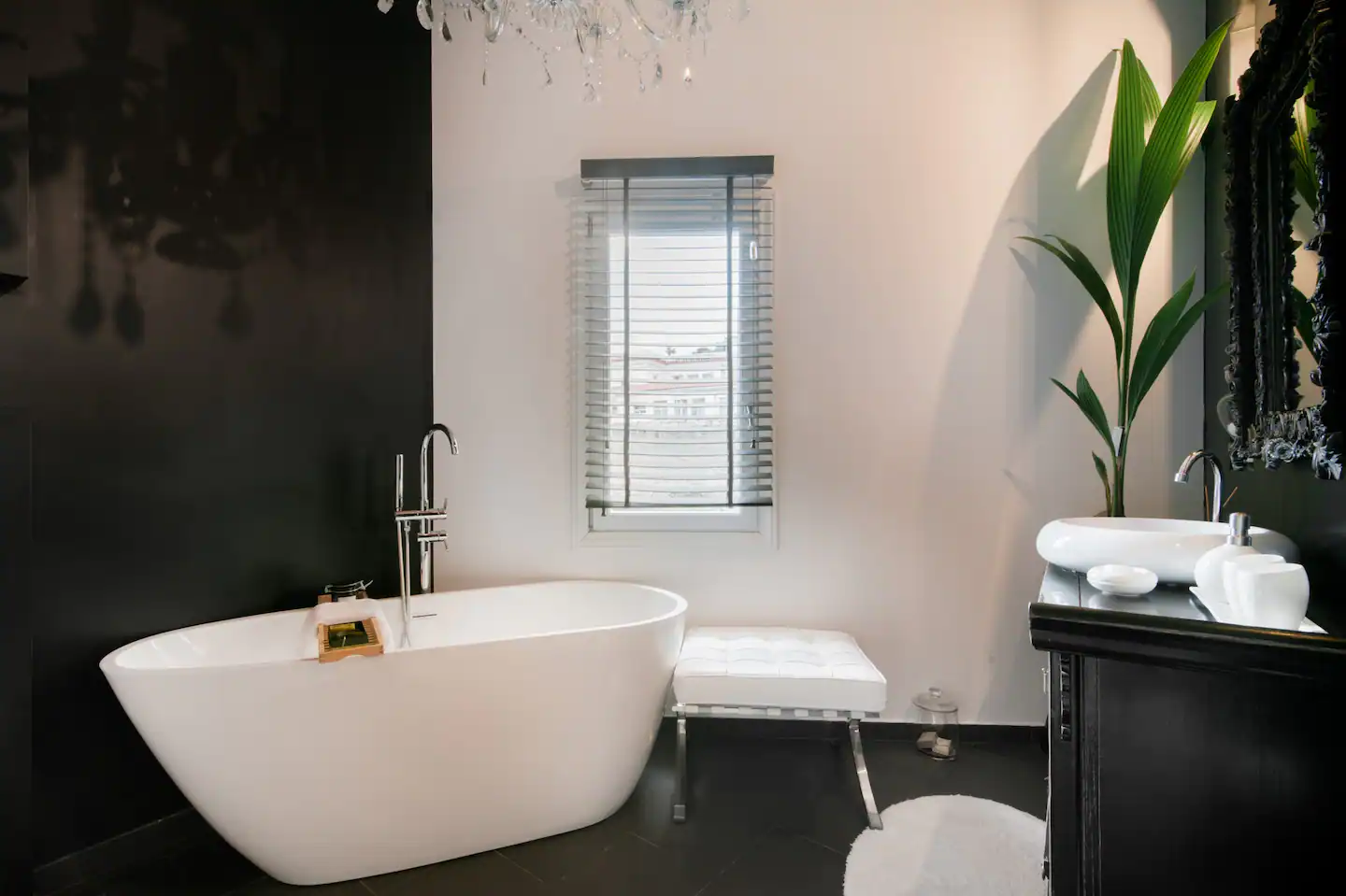 salle de bain design appartement à la décoration sophistiquée