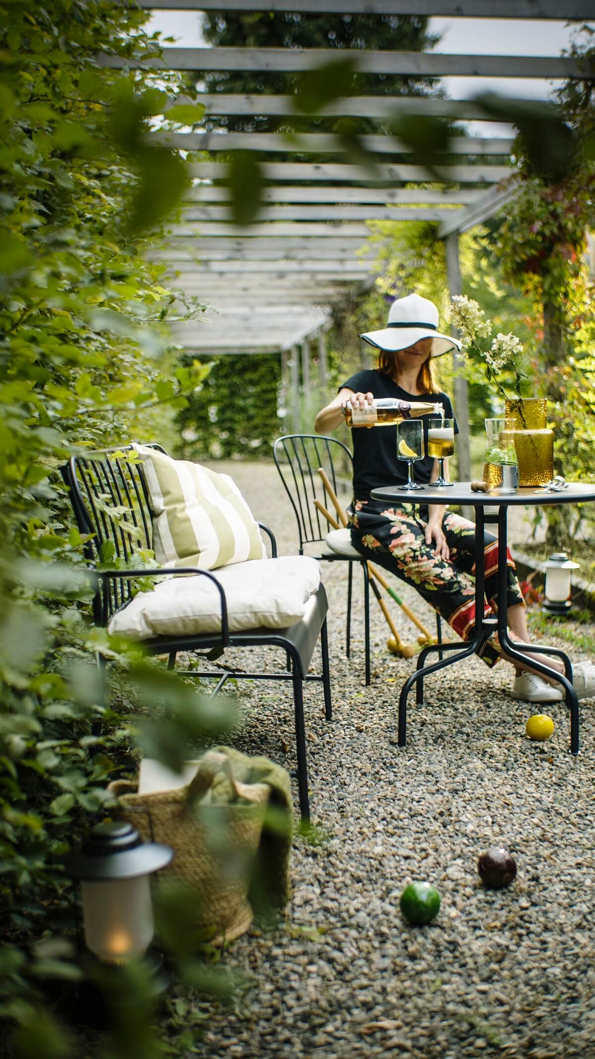 jardin avec pergola bois Collection LÄCKÖ IKEA