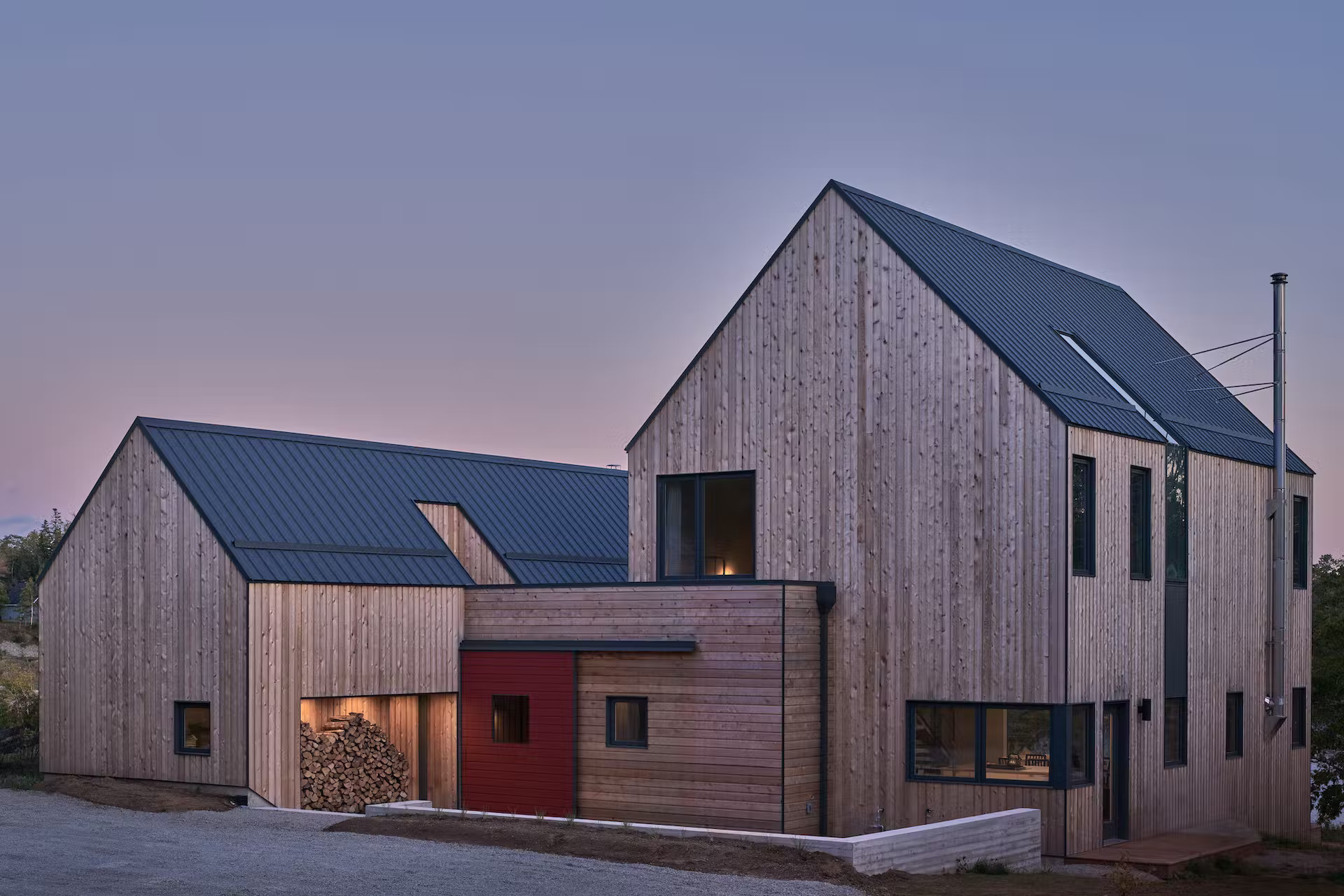 maison en bois de cèdre toit zinc maison en bois de cèdre toit zinc
