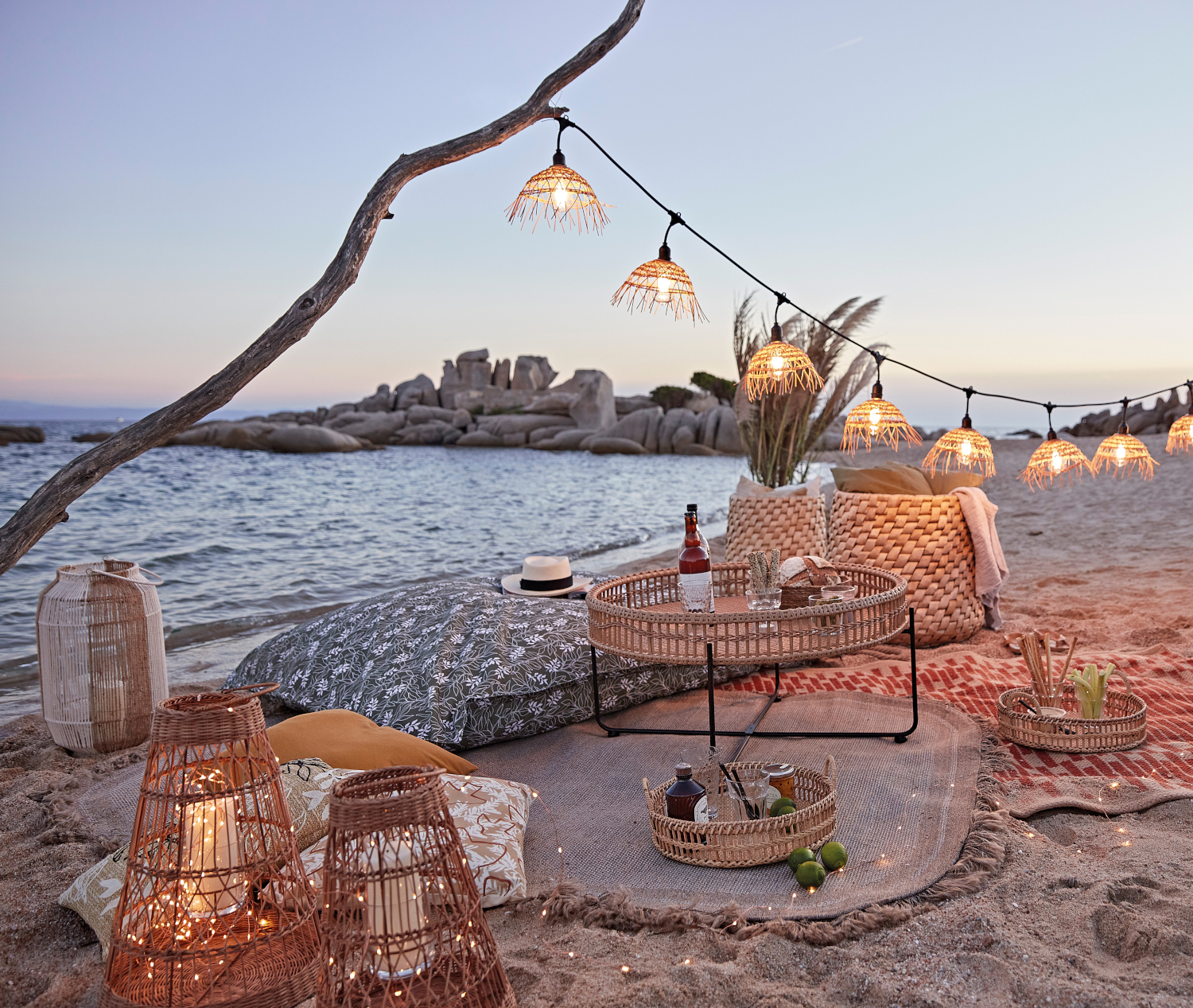 pique-nique sur la plage mobilier jardin Maisons du Monde 2023 pique-nique sur la plage mobilier jardin Maisons du Monde 2023