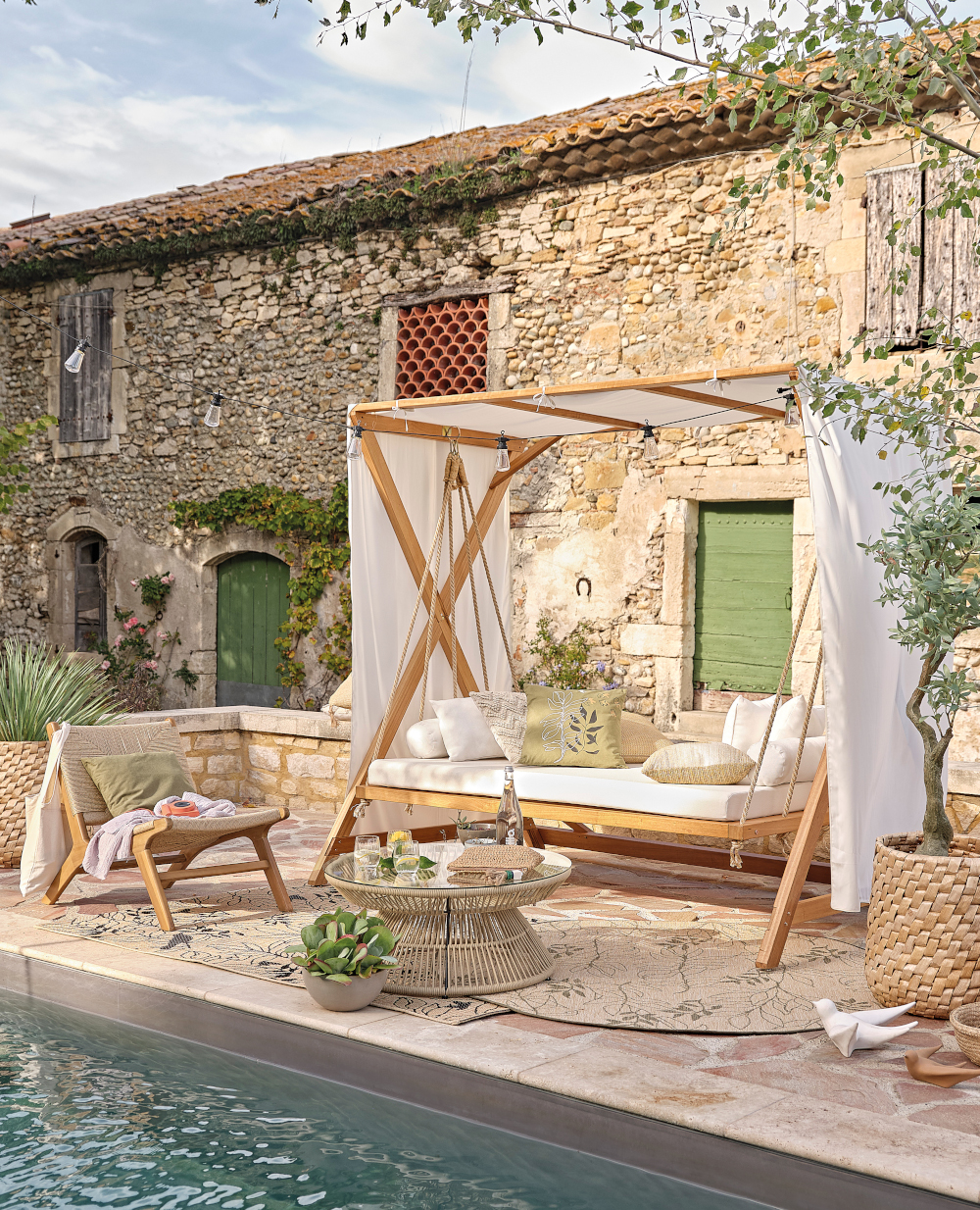 terrasse maison en pierres mobilier jardin Maisons du Monde 2023 terrasse maison en pierres mobilier jardin Maisons du Monde 2023