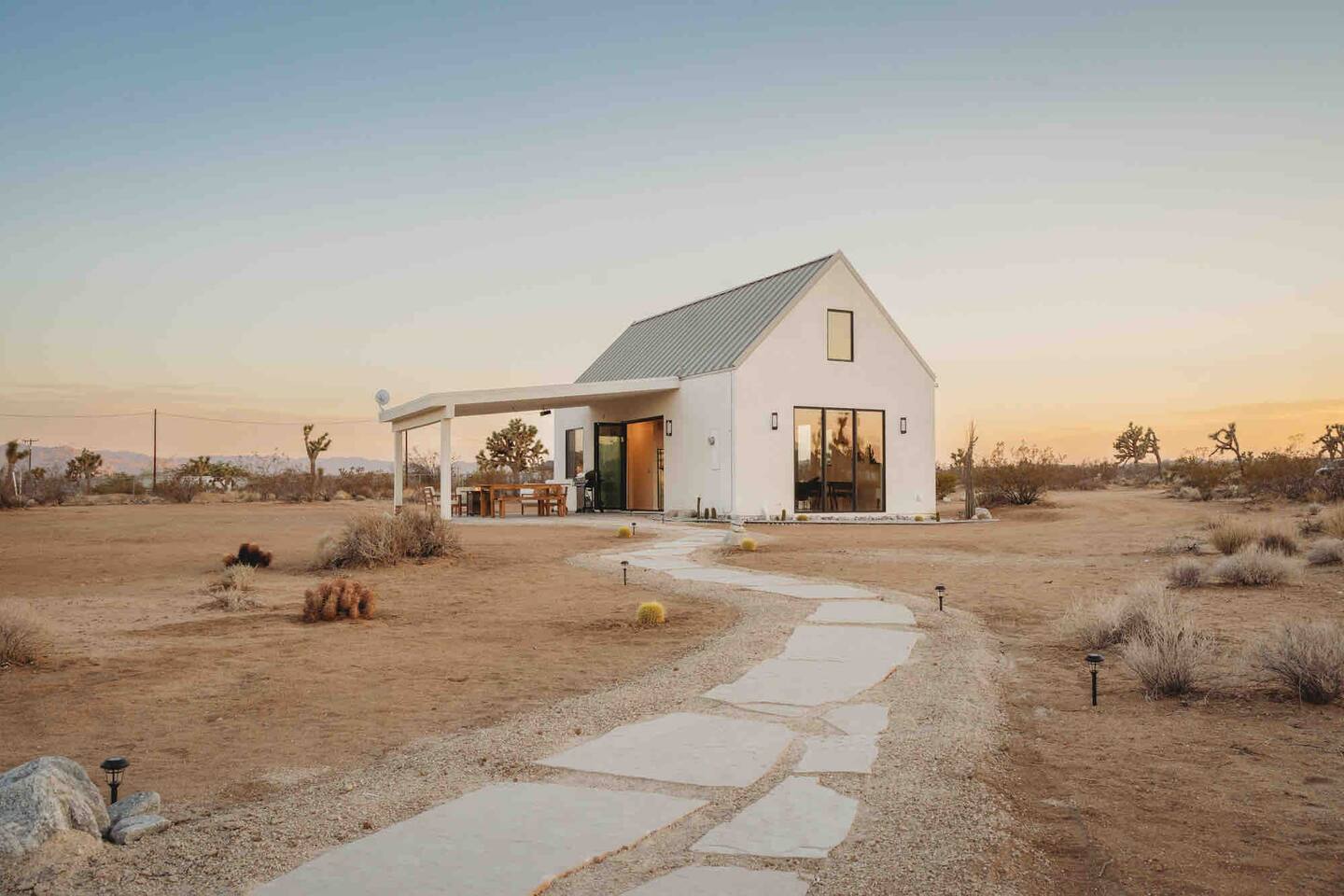 maison épurée blanche Joshua Tree maison épurée blanche Joshua Tree