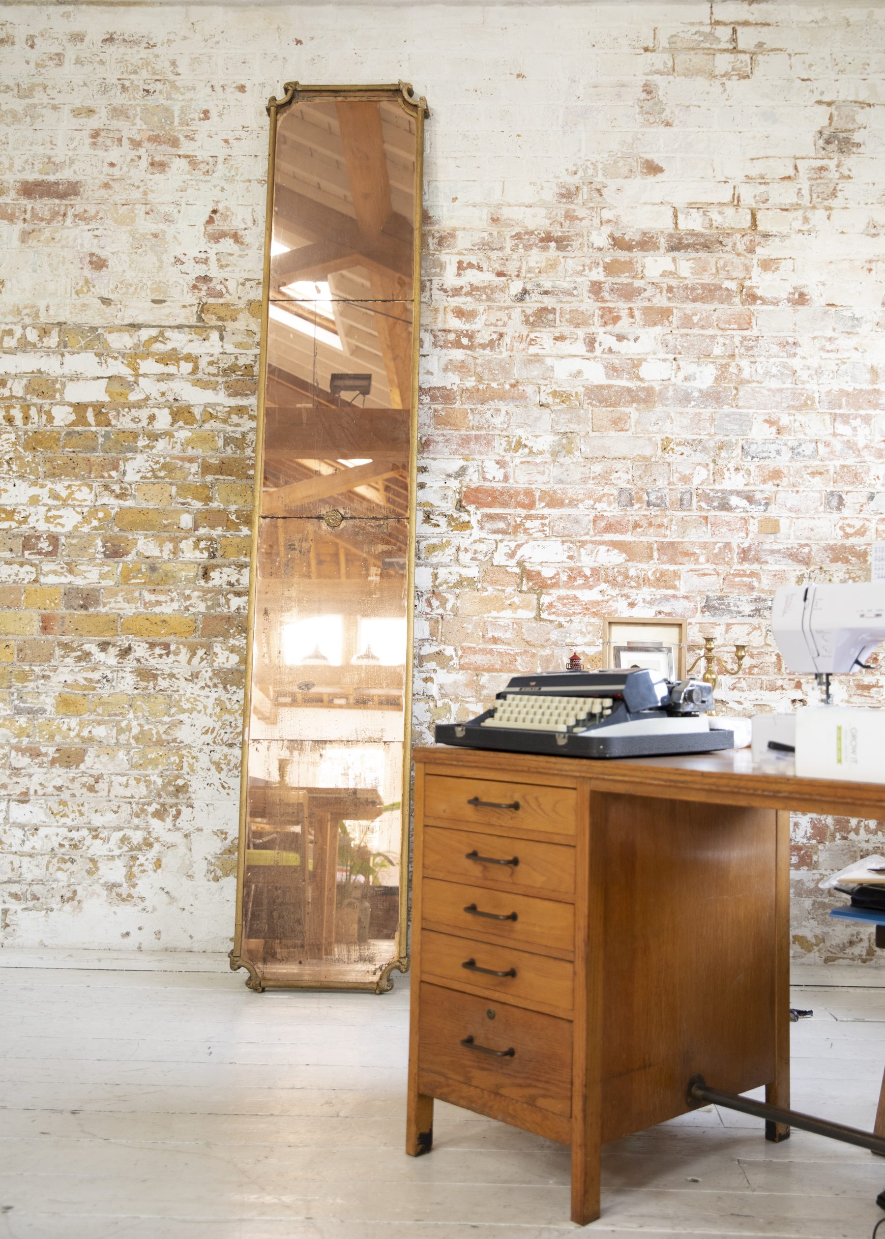 bureau et miroir anciens