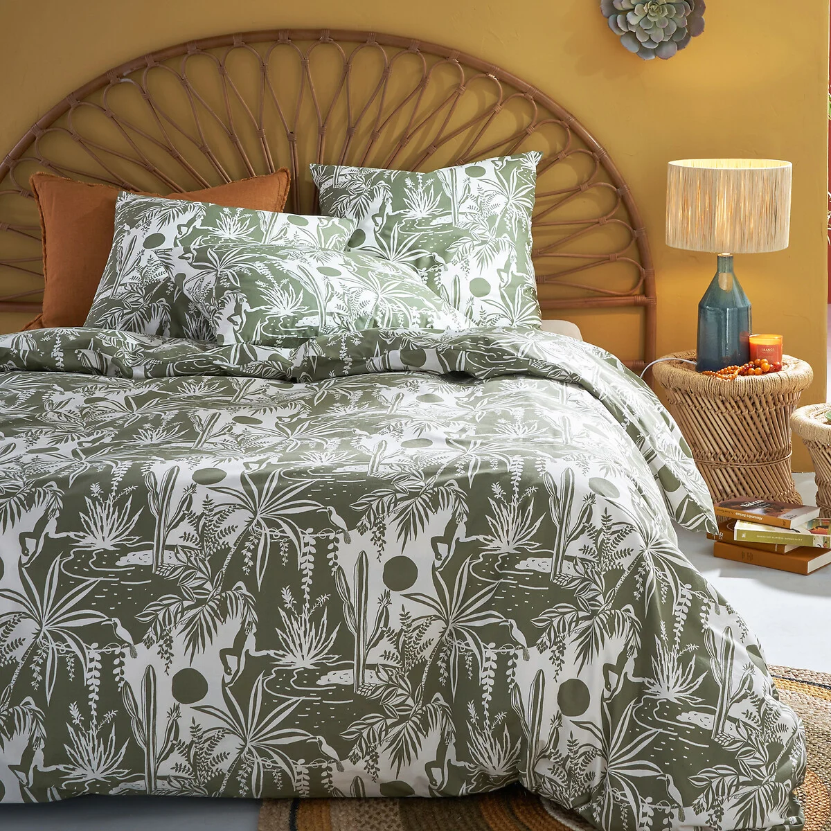 chambre linge de lit végétal vert tête de lit rotin chambre linge de lit végétal vert tête de lit rotin