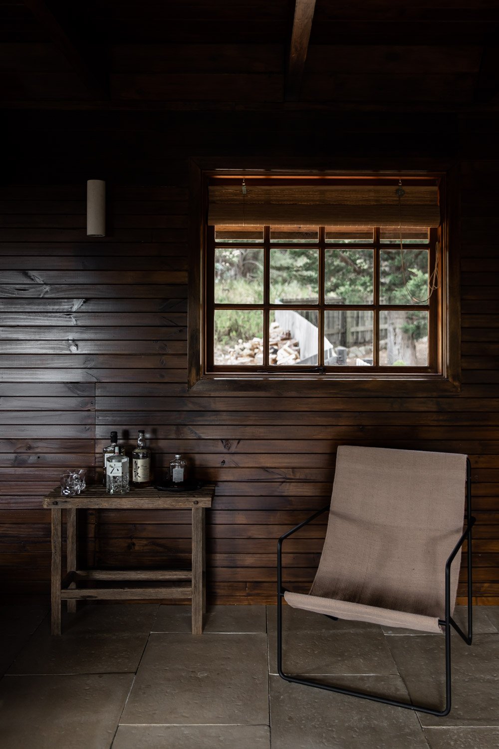 entrée maison en bois et granit