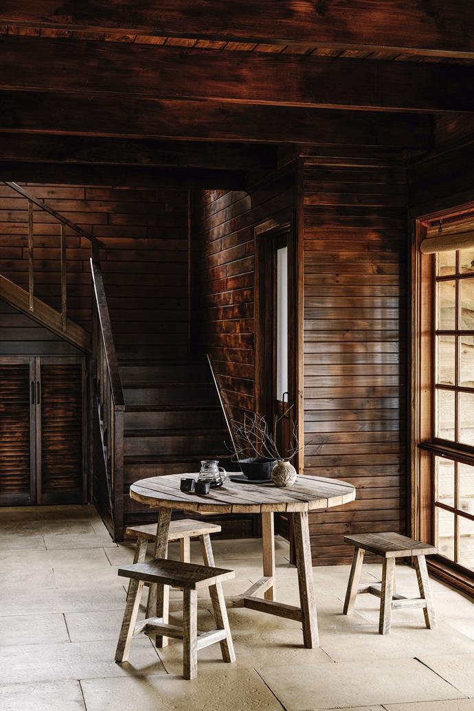 salle à manger maison en bois et granit