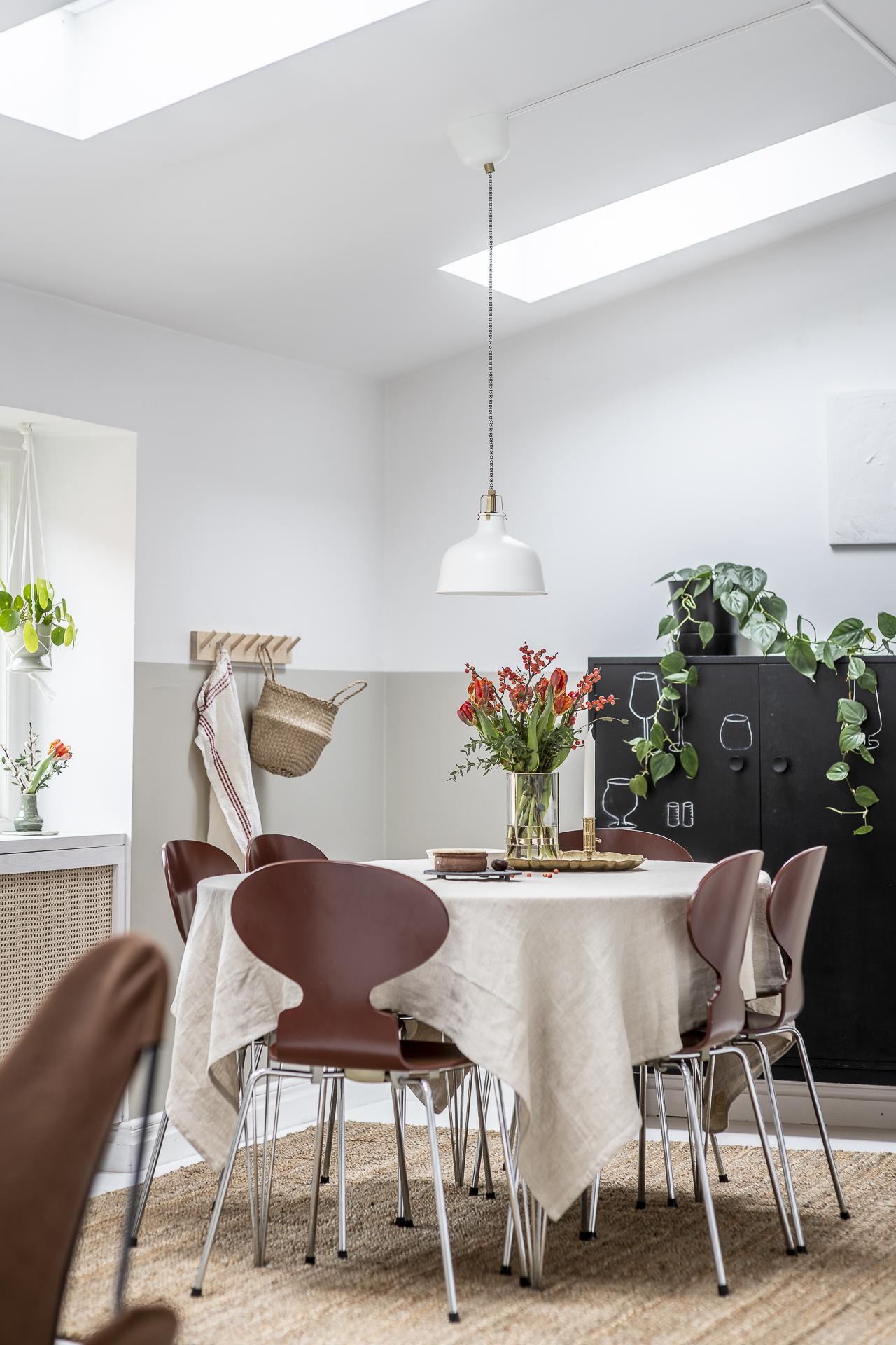 salle à manger avec velux appartement sous combles