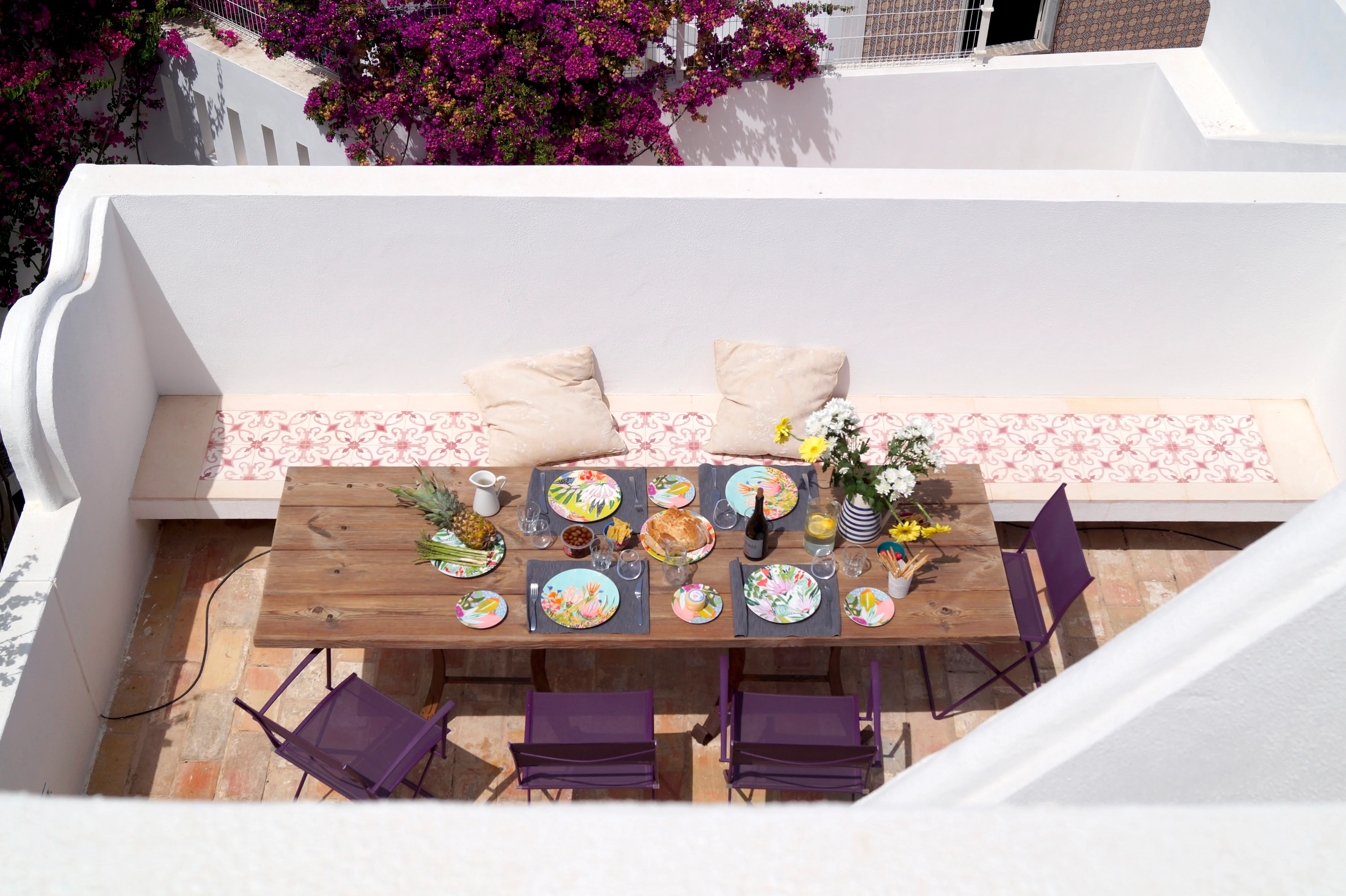 terrasse sur le toit avec salle à manger