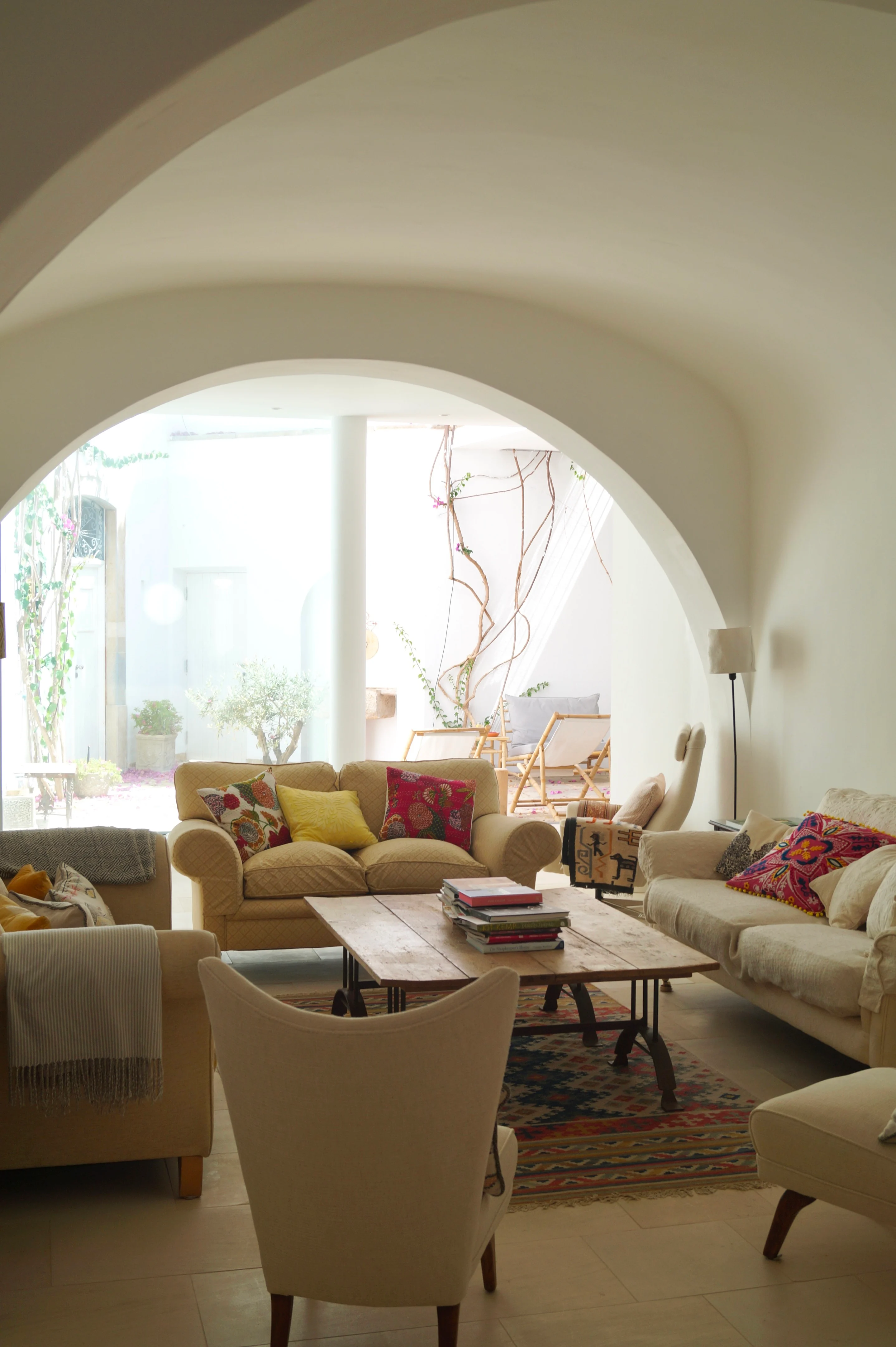 salon avec arche décoration rustique chic