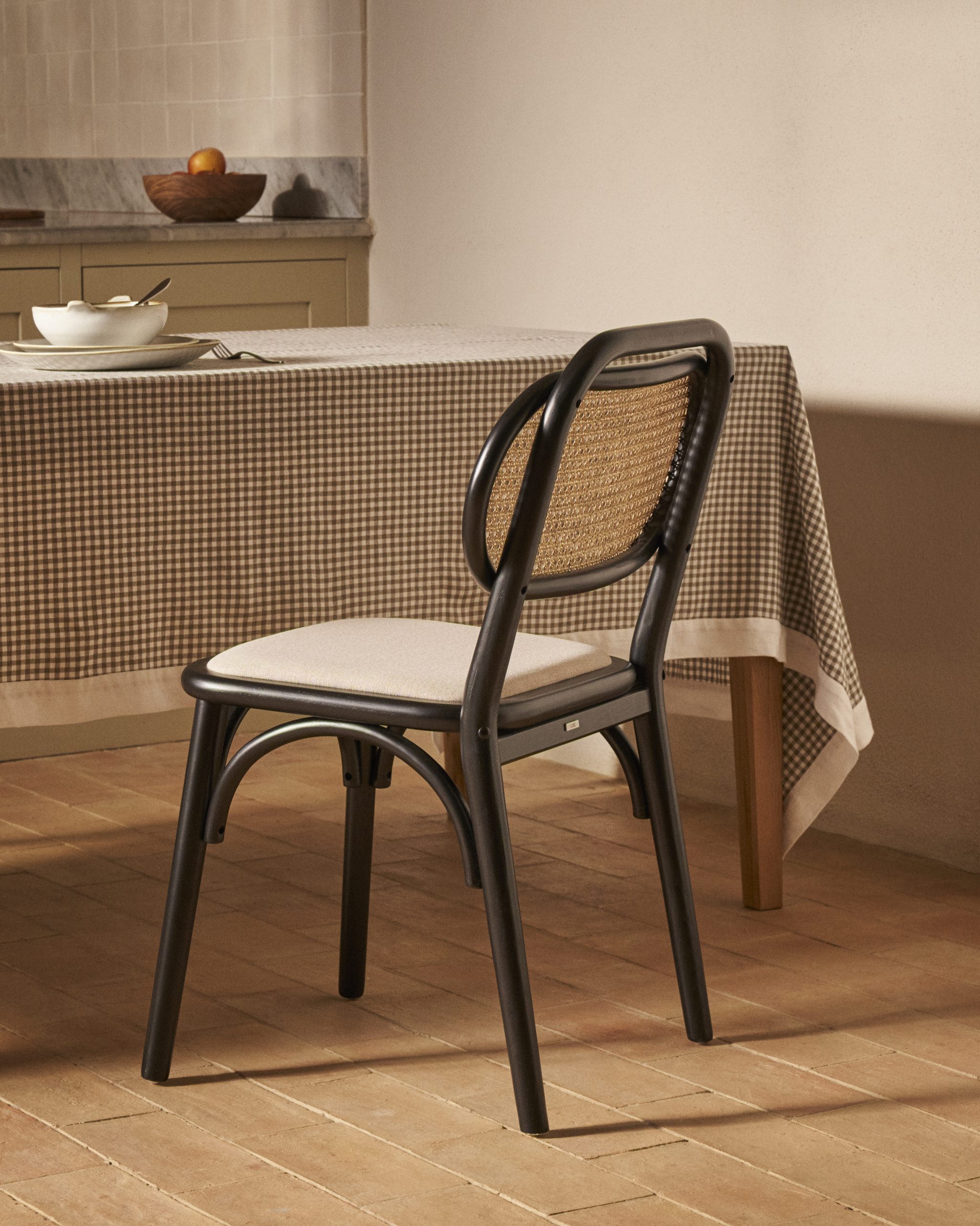 cuisine avec chaise cannage Kave Home