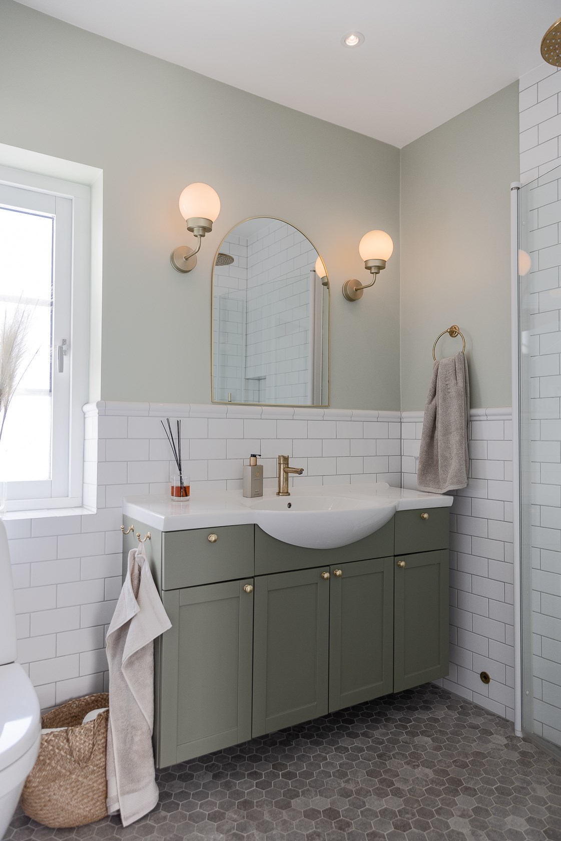 salle de bain avec tomettes grises décoration contemporaine salle de bain avec tomettes grises décoration contemporaine