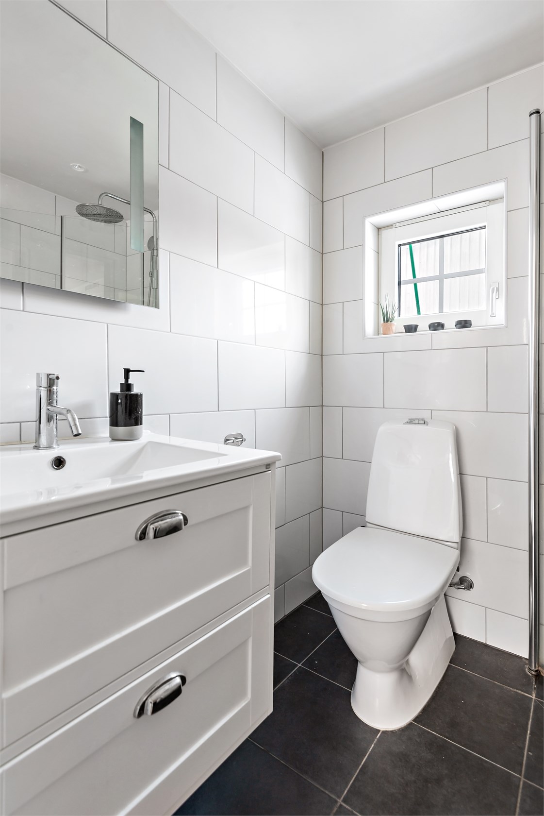 salle de bain blanche mini maison 33m2 salle de bain blanche mini maison 33m2