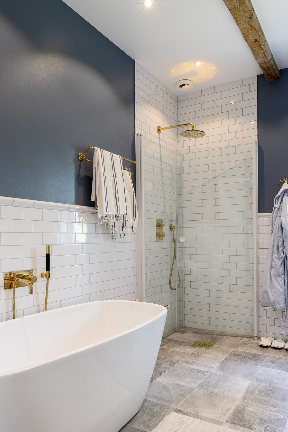 salle de bain murs bleus décoration contemporaine salle de bain murs bleus décoration contemporaine