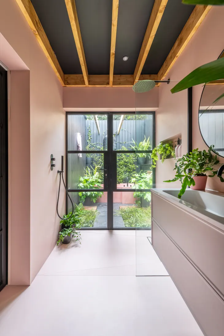 salle de bain rose design