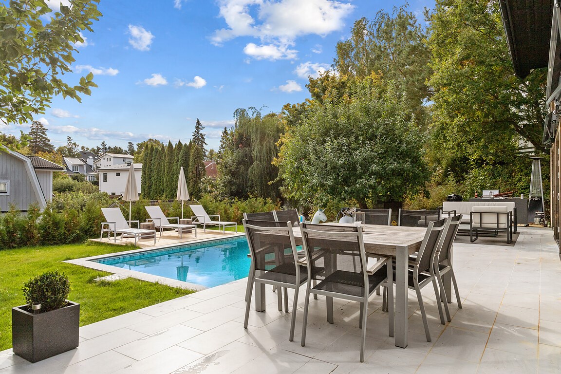 terrasse avec piscine