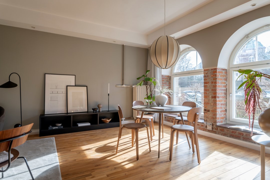 salon briques et arches appartement rénové salon briques et arches appartement rénové