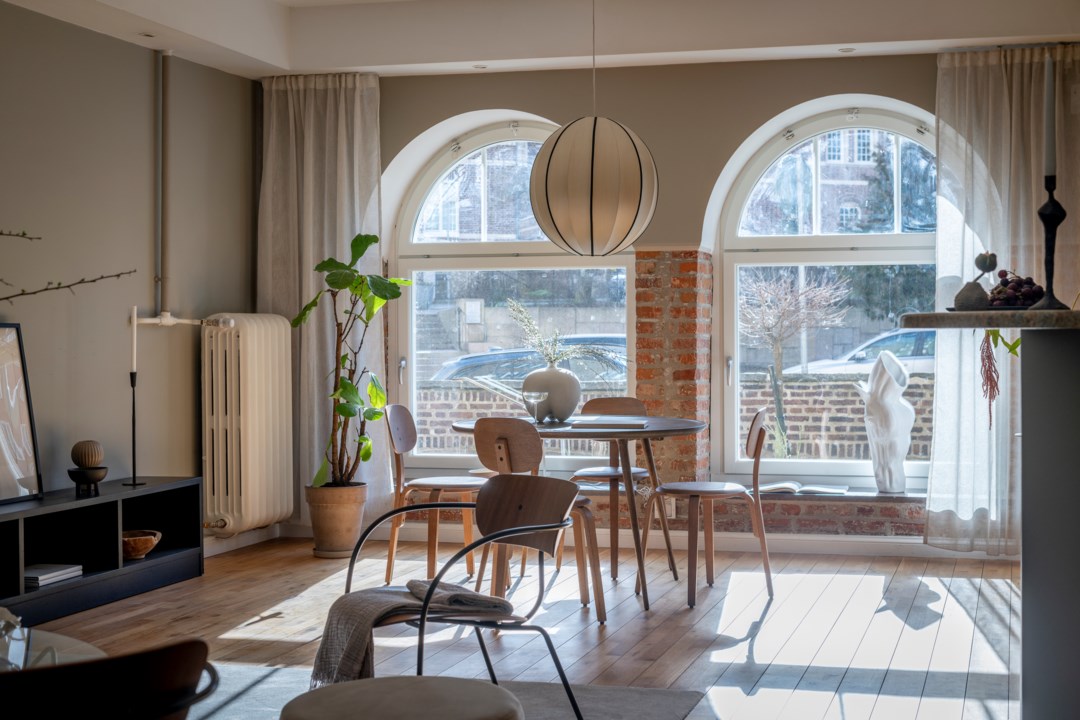 salon briques et arches appartement rénové salon briques et arches appartement rénové