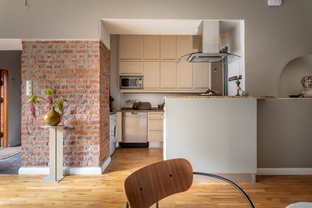 cuisine ouverte appartement rénové avec briques cuisine ouverte appartement rénové avec briques