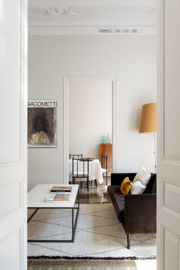 salon plafond avec moulures