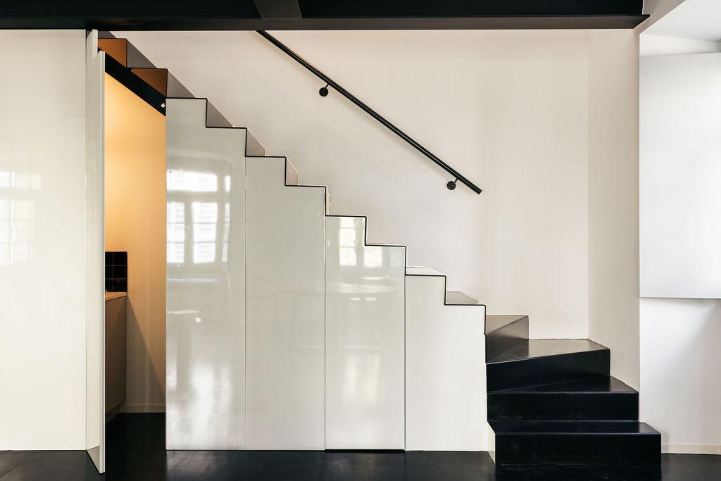 escalier avec placard