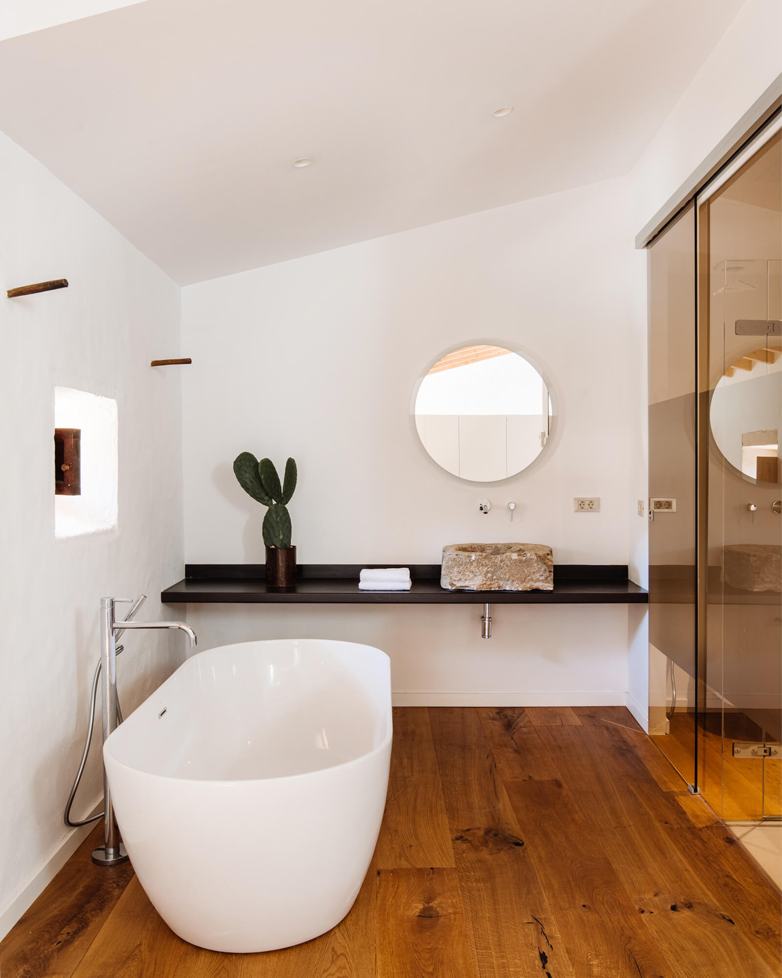 salle de bain design dans maison en pierre Majorque salle de bain design dans maison en pierre Majorque