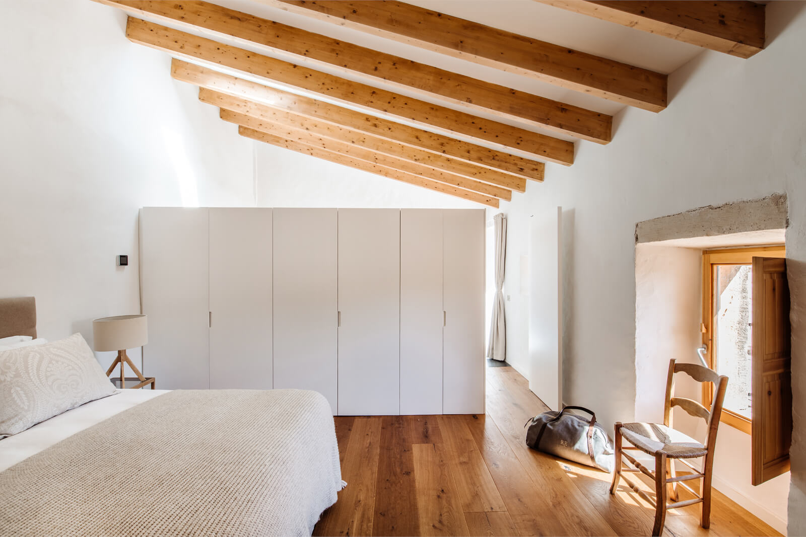 chambre minimaliste avec poutres chambre minimaliste avec poutres
