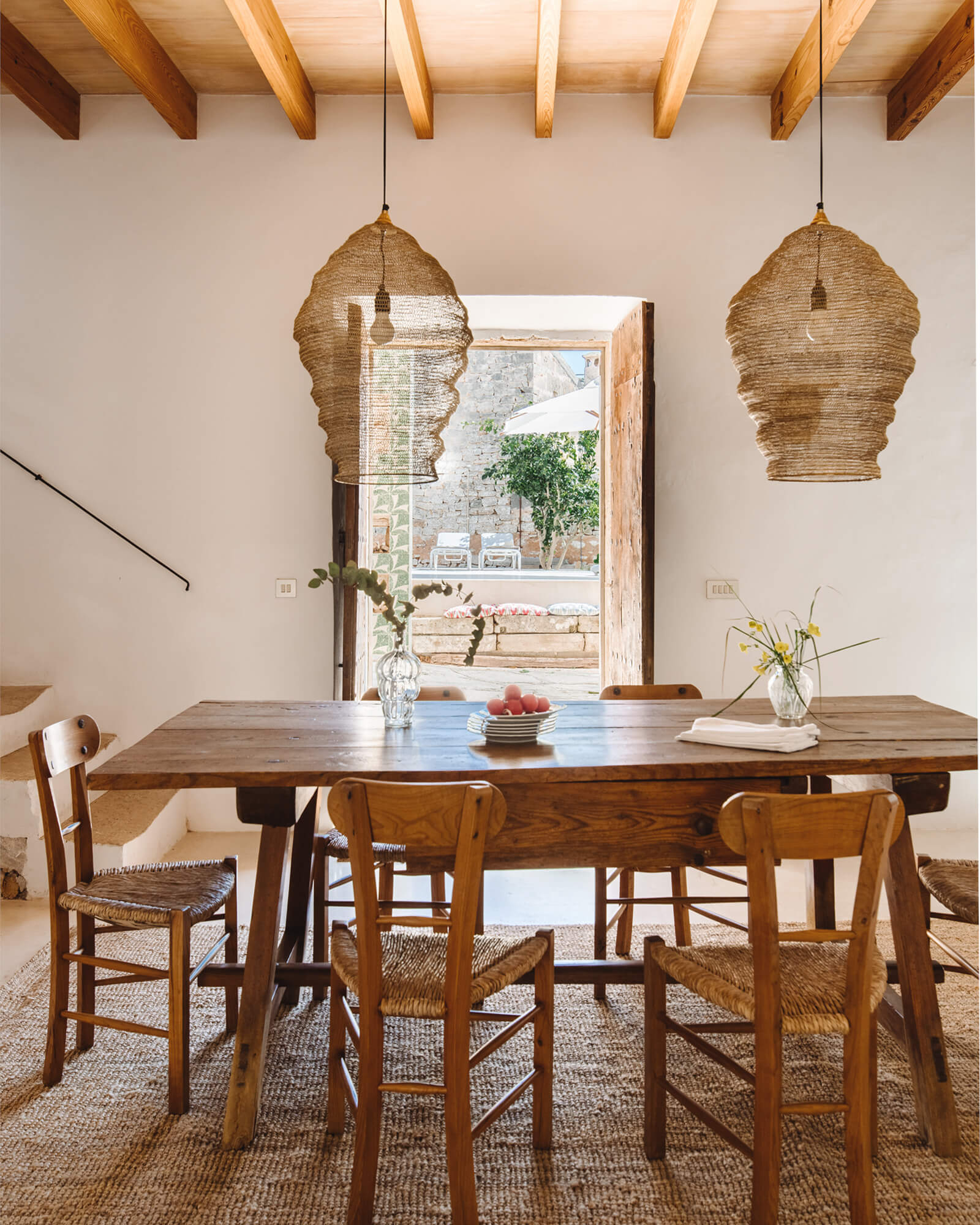 salle à manger avec poutres maison en pierre Majorque salle à manger avec poutres maison en pierre Majorque