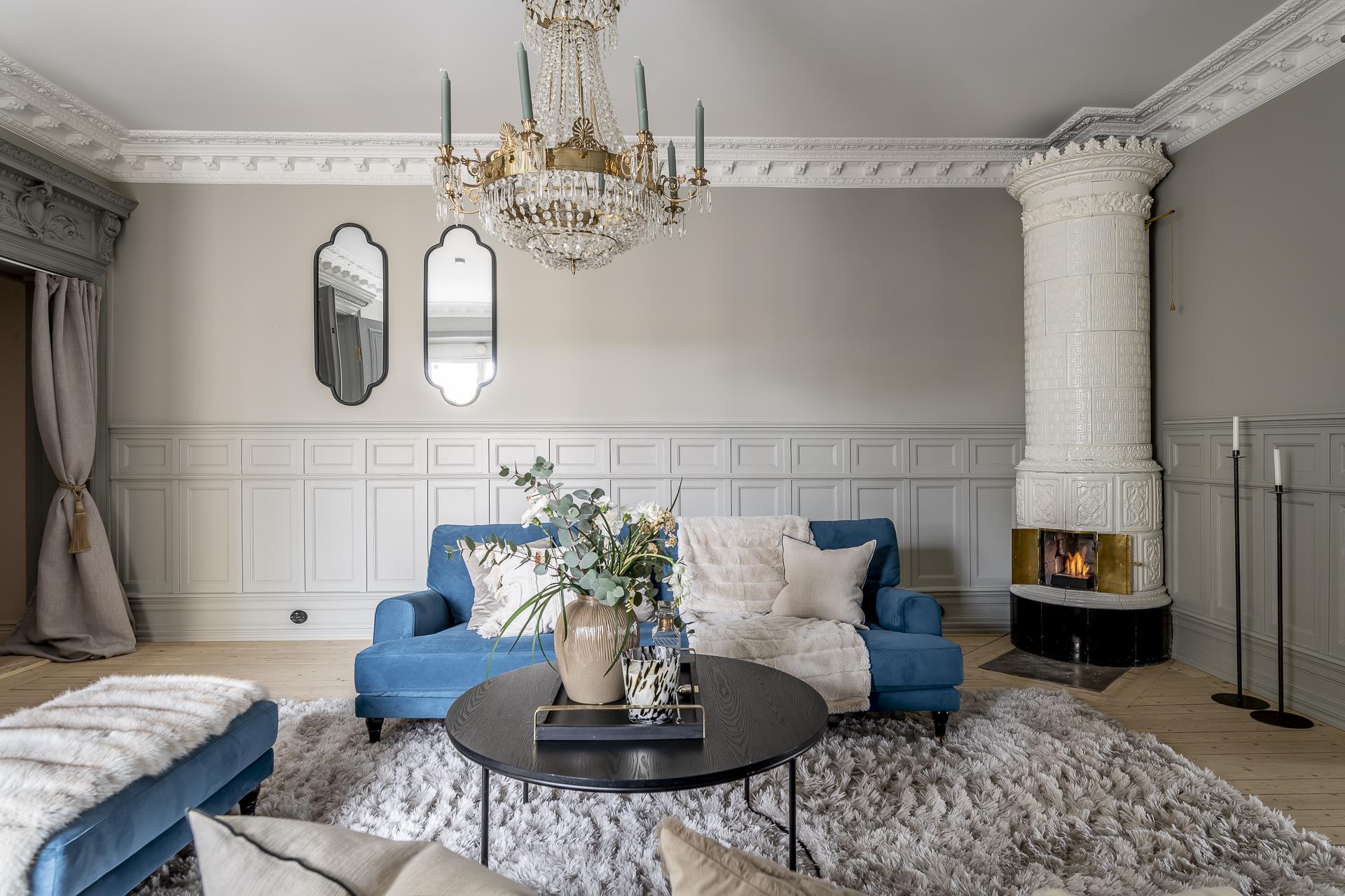 salon avec poêle ancien en faïence décoration scandinave