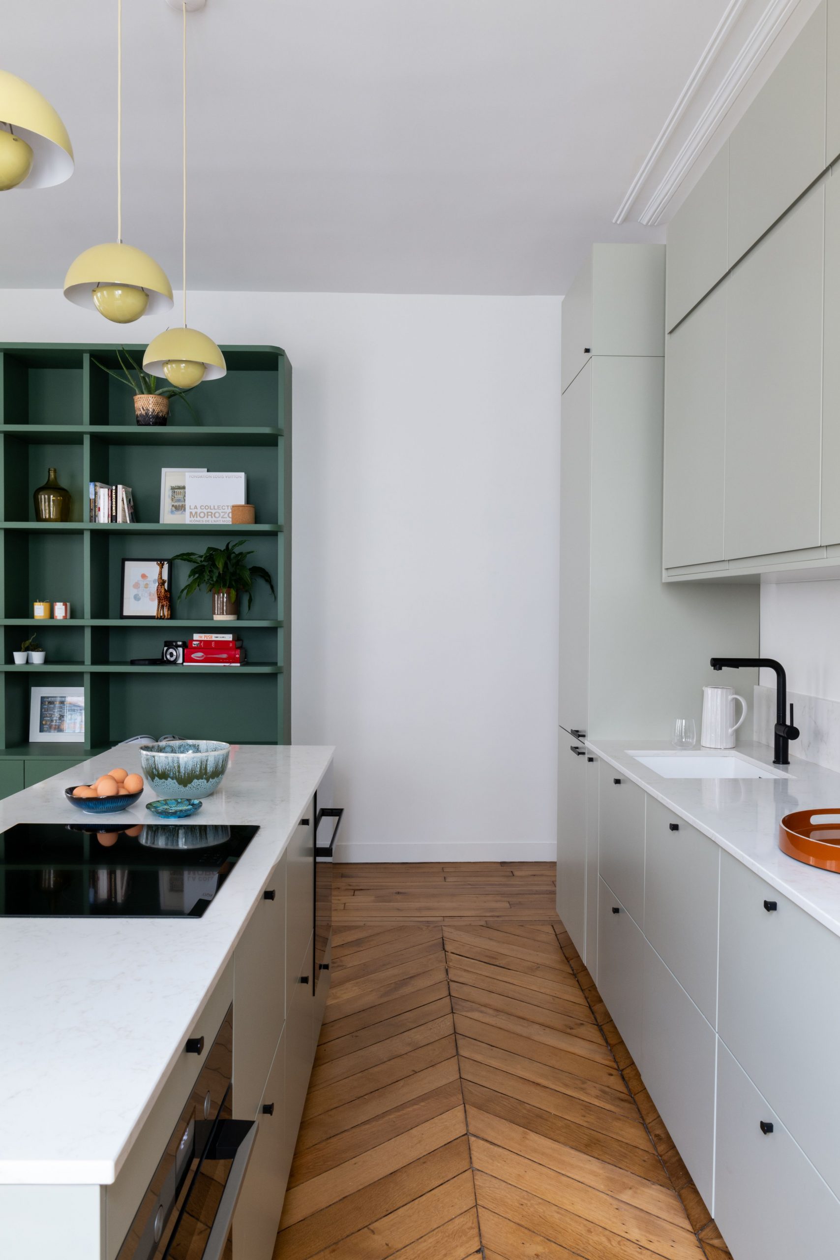 cuisine design ouverte appartement Paris photo ©Agathe Tissier
