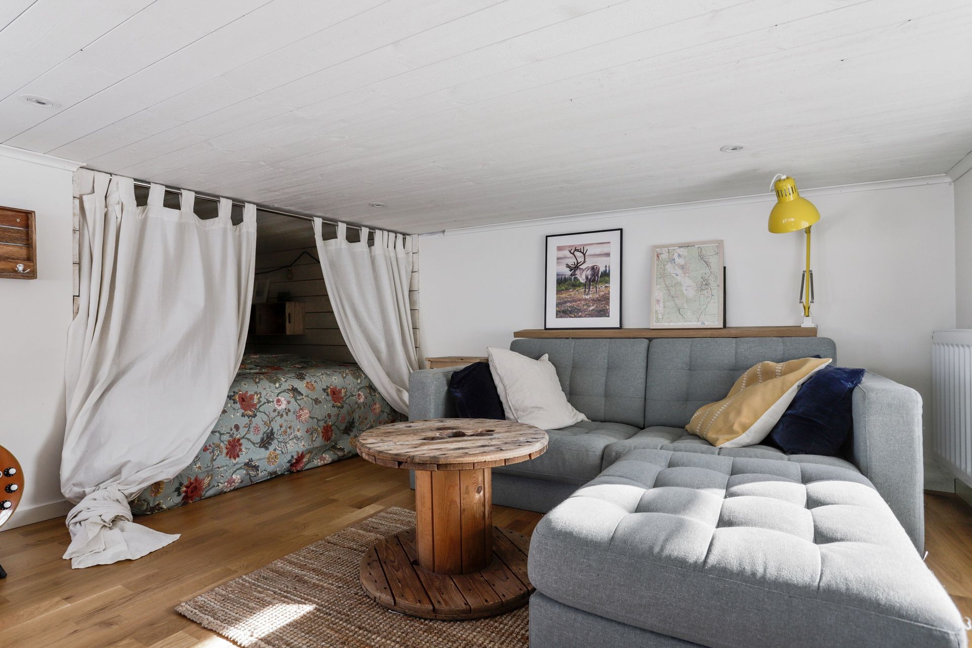 chambre avec coin salon