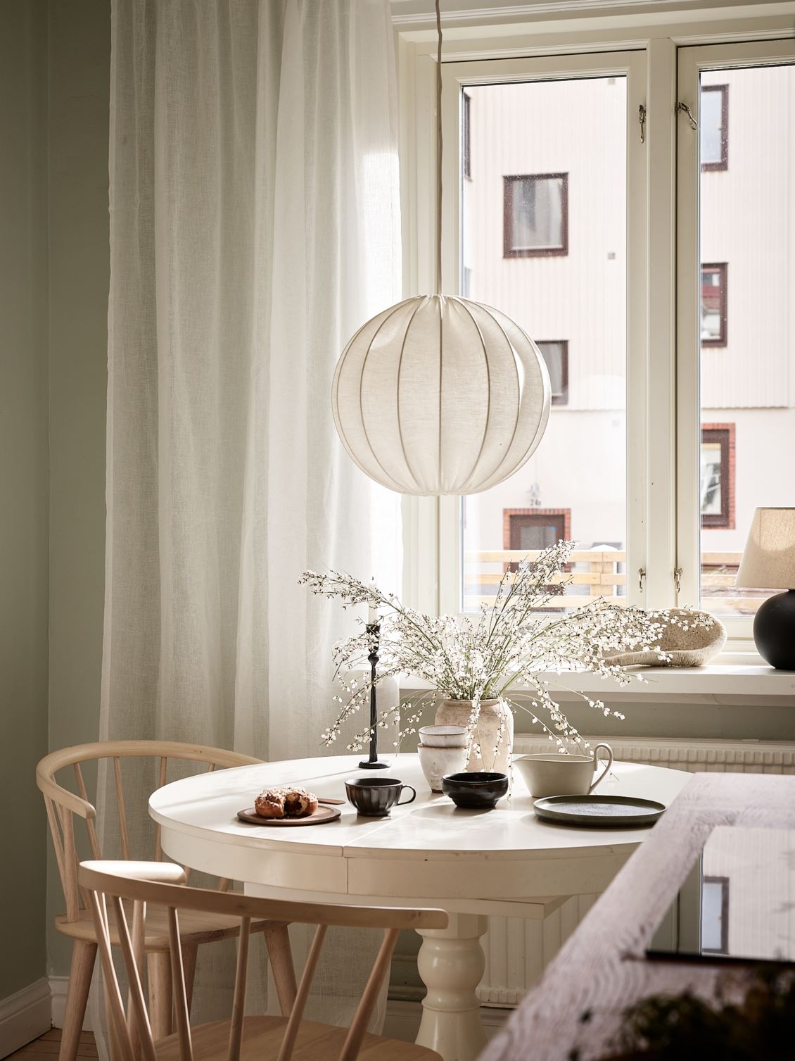 espace repas décoration scandinave